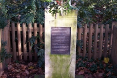 1985 Brown Dog Statue (by Nicola Hicks) with plinth in Battersea Park